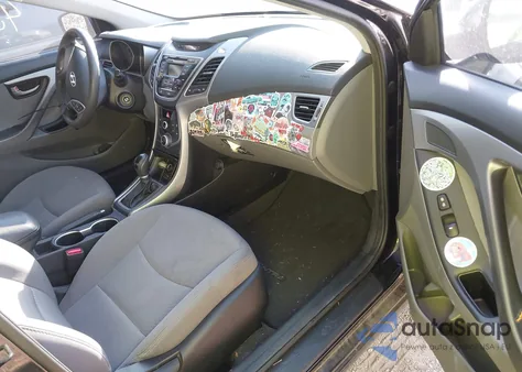 2016 Hyundai Elantra Se z USA, uszkodzony, nr VIN 5NPDH4AE6GH682309